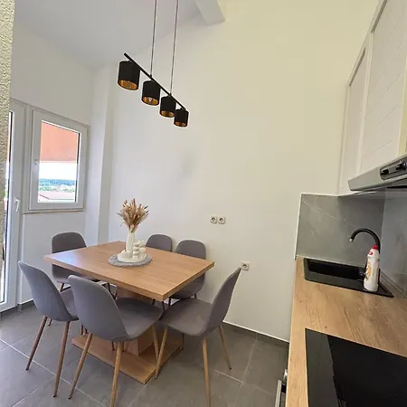 Apartman Liznjan Apartment Liznjan
